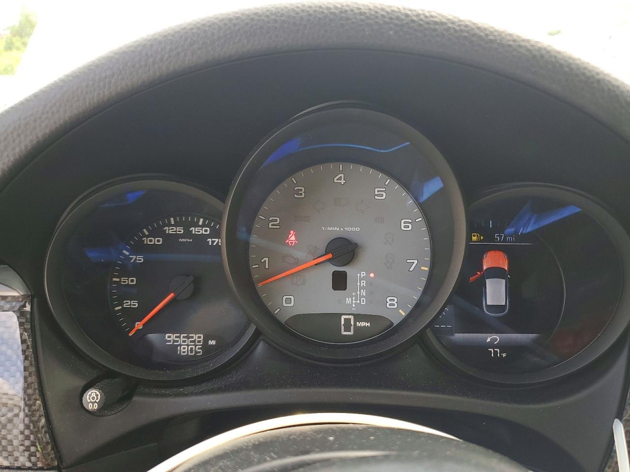 2016 PORSCHE Macan