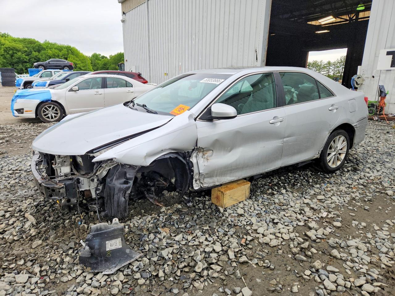 2014 TOYOTA CAMRY