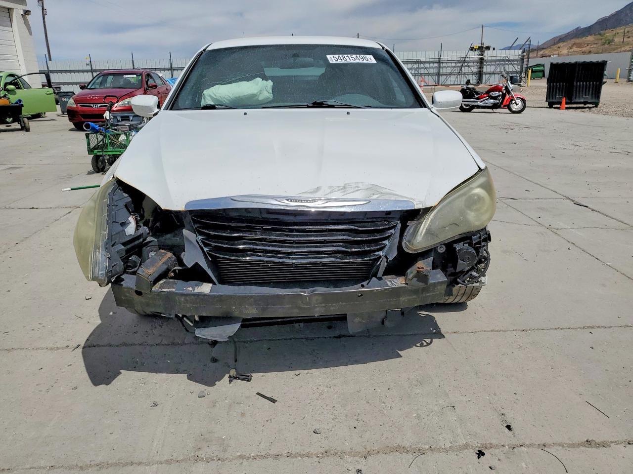 2013 CHRYSLER 200