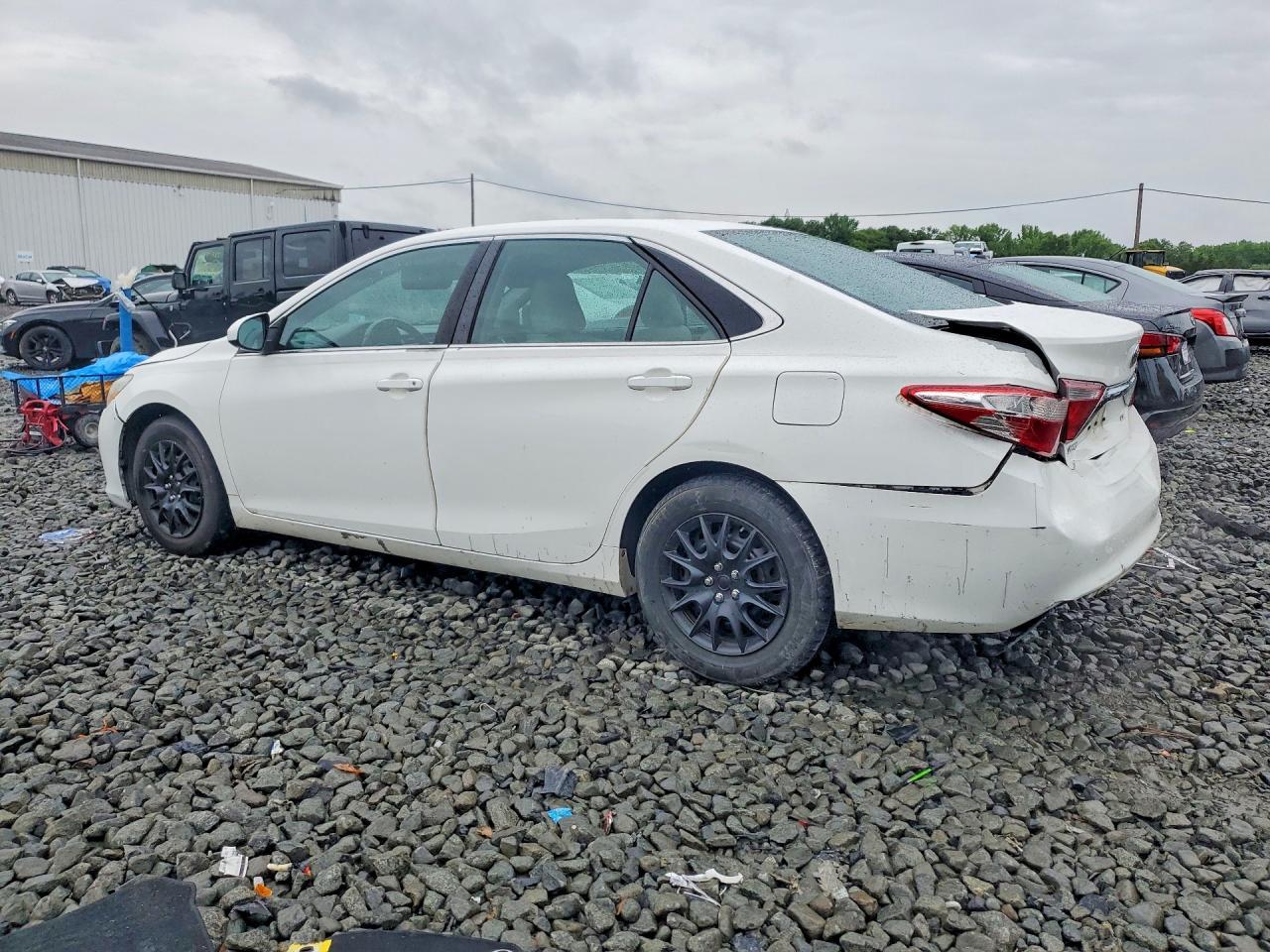 2016 TOYOTA CAMRY
