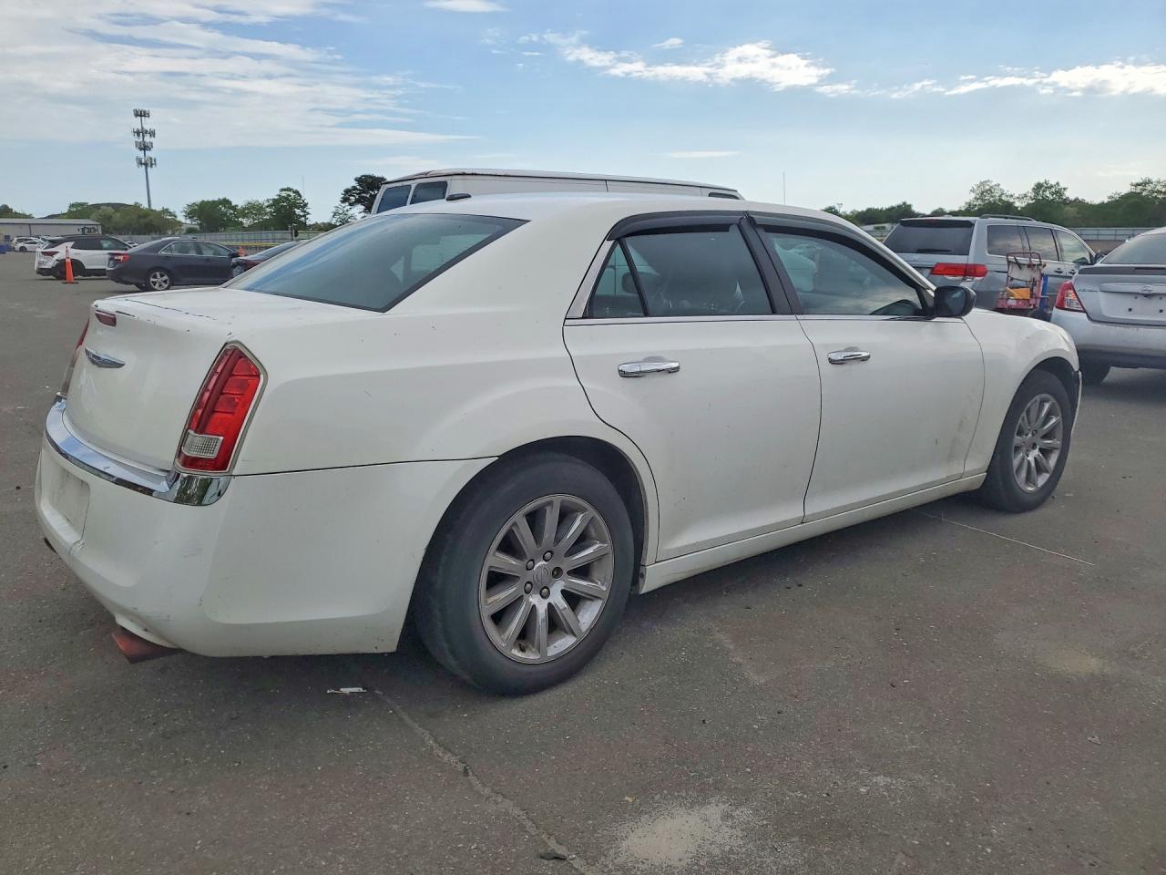 2011 CHRYSLER 300