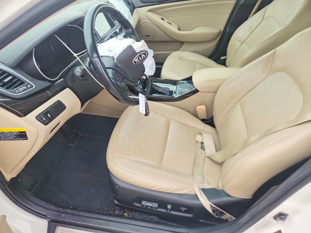 2016 KIA Cadenza