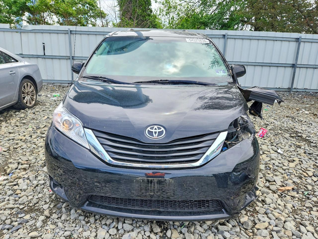 2014 TOYOTA SIENNA