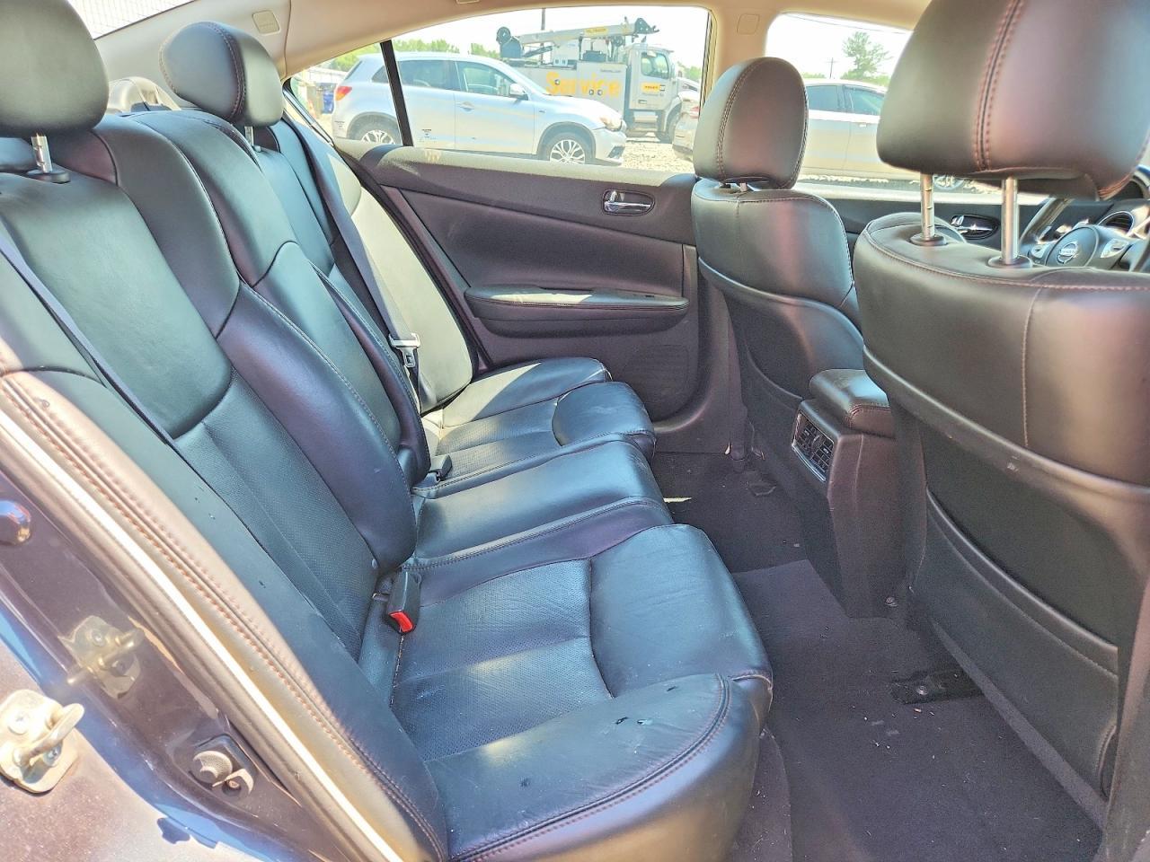 2012 NISSAN Maxima