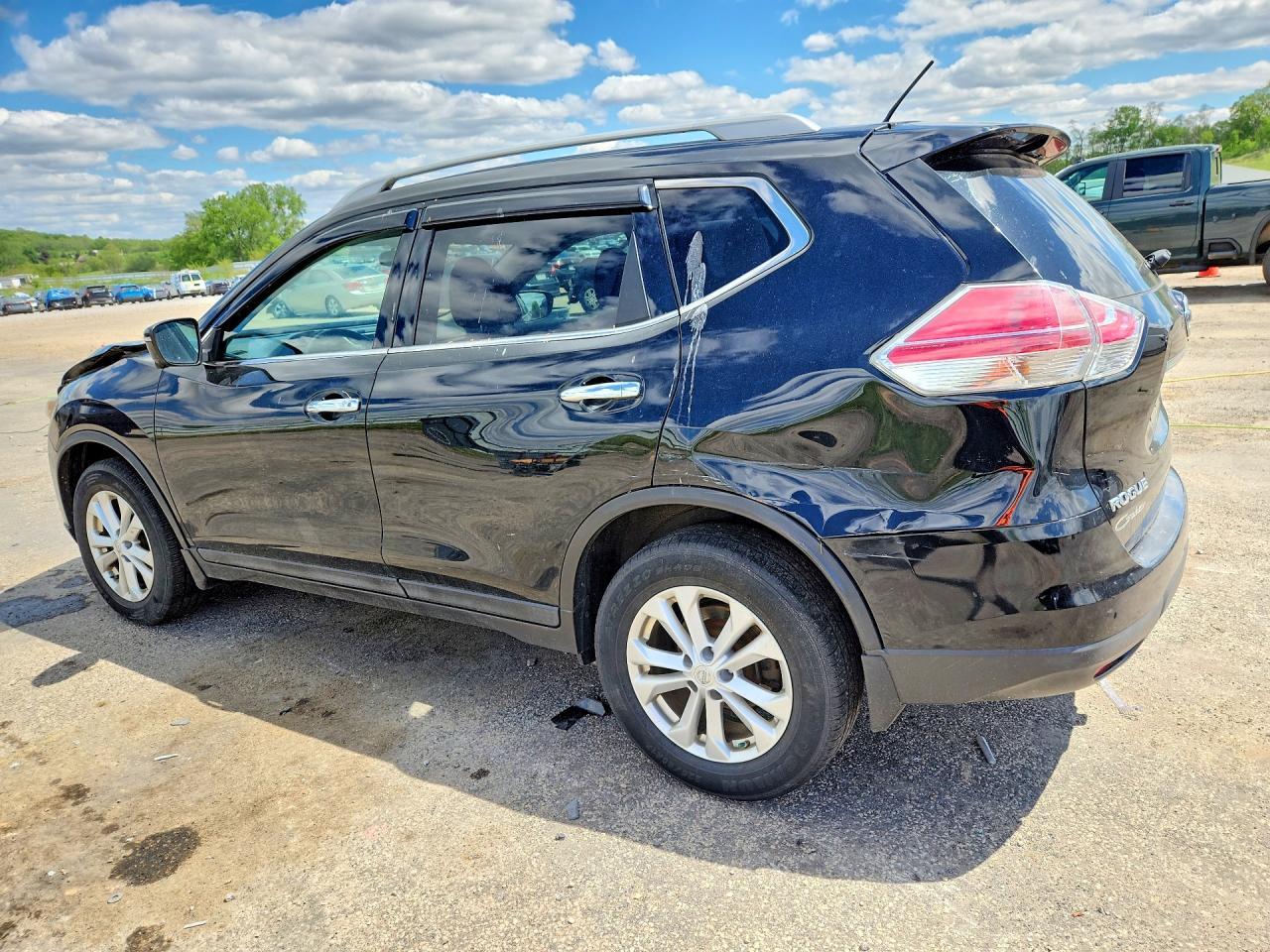 2015 NISSAN ROGUE