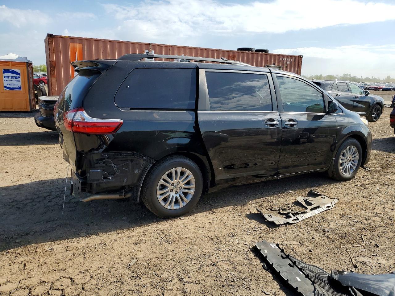 2017 TOYOTA SIENNA