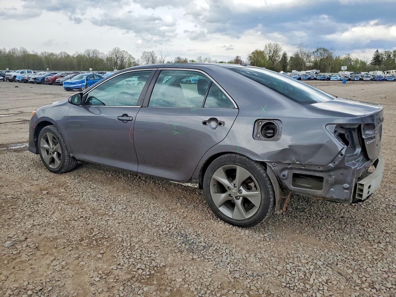 2014 TOYOTA CAMRY