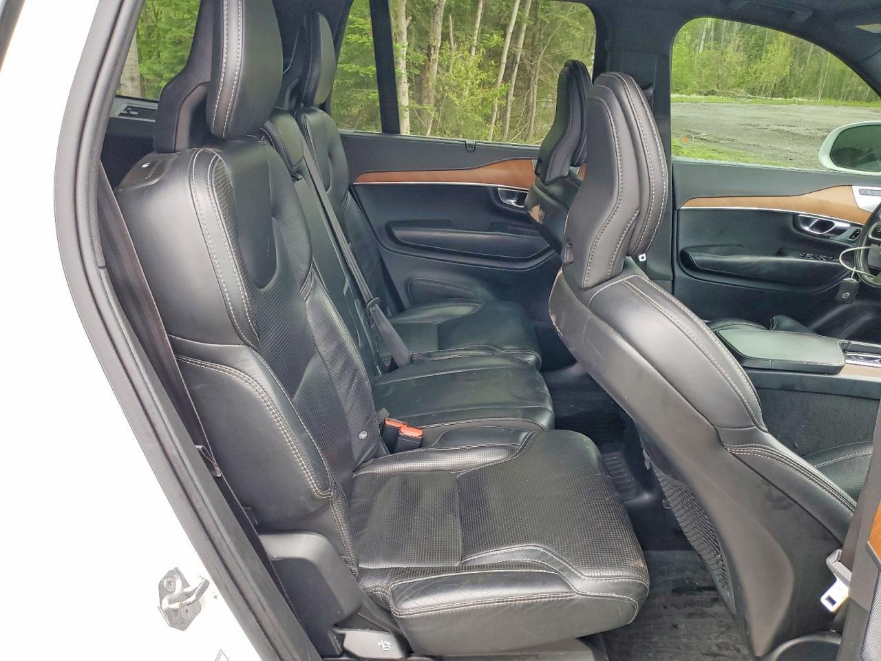 2019 VOLVO XC90