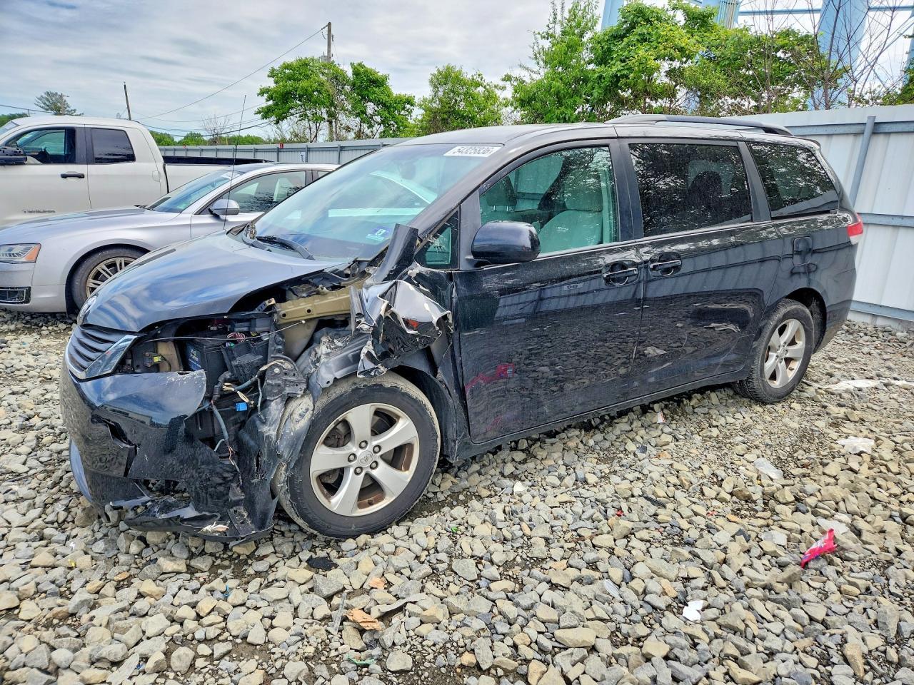 2014 TOYOTA SIENNA