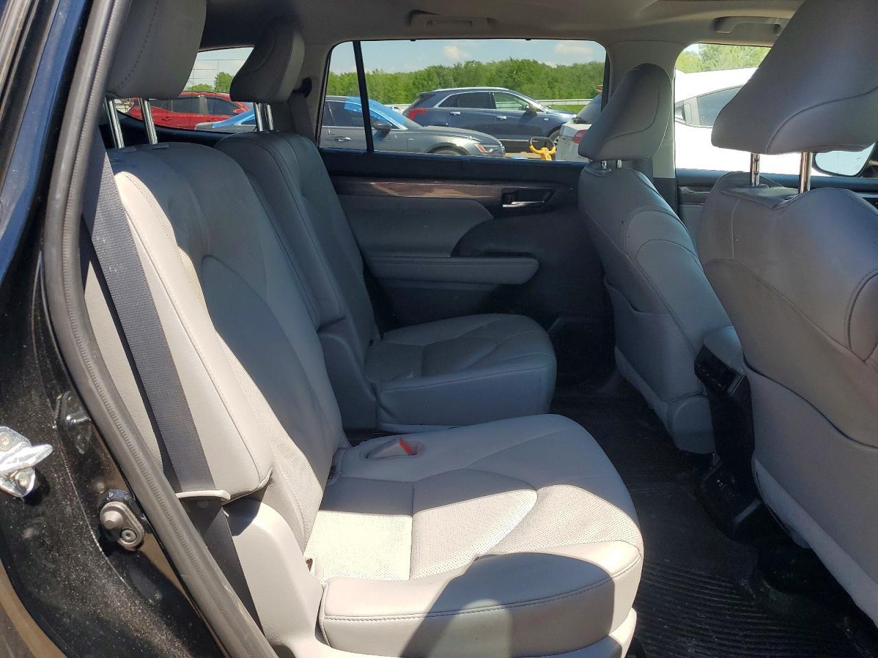 2021 TOYOTA HIGHLANDER