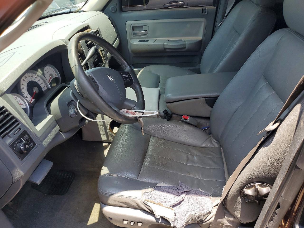 2005 DODGE Dakota