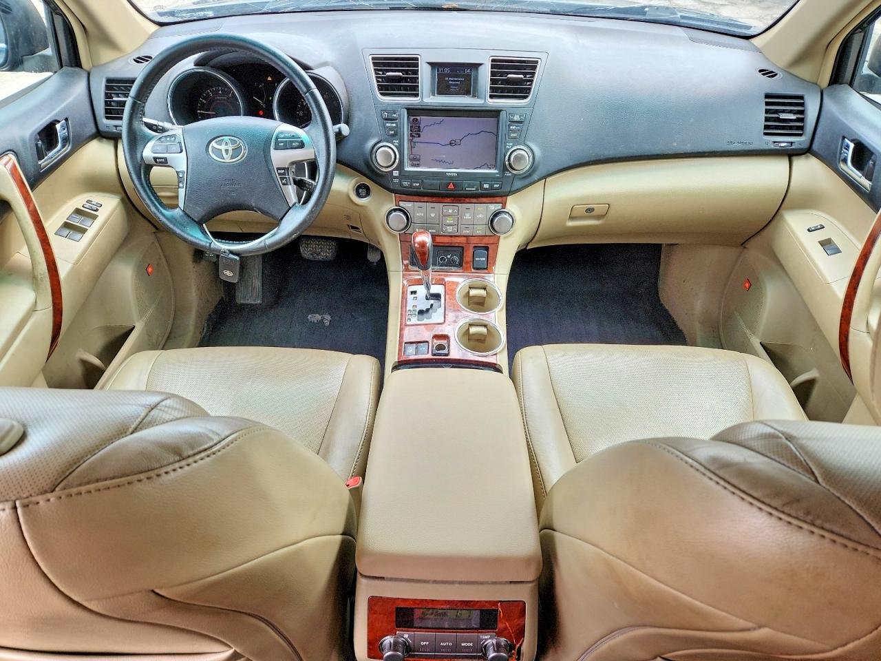 2011 TOYOTA HIGHLANDER