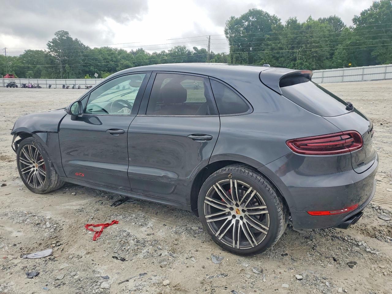2017 PORSCHE Macan