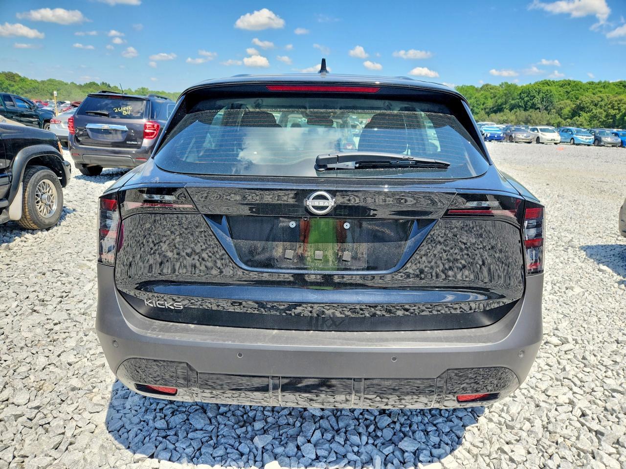 2026 NISSAN KICKS