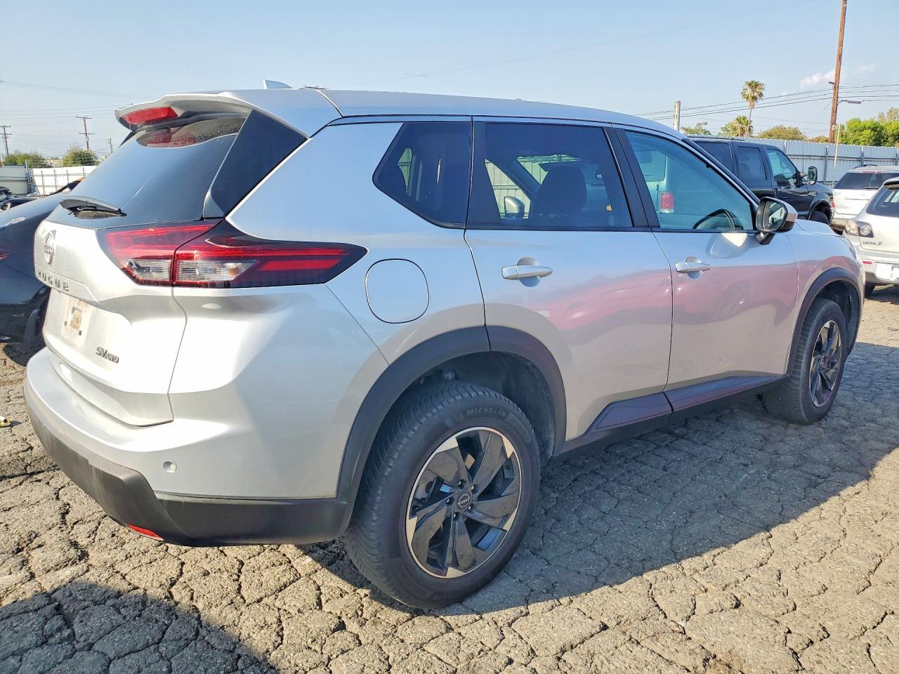 2024 NISSAN ROGUE
