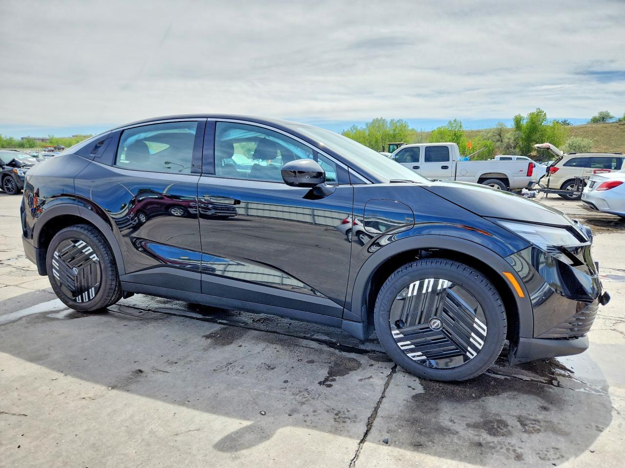2026 NISSAN LEAF