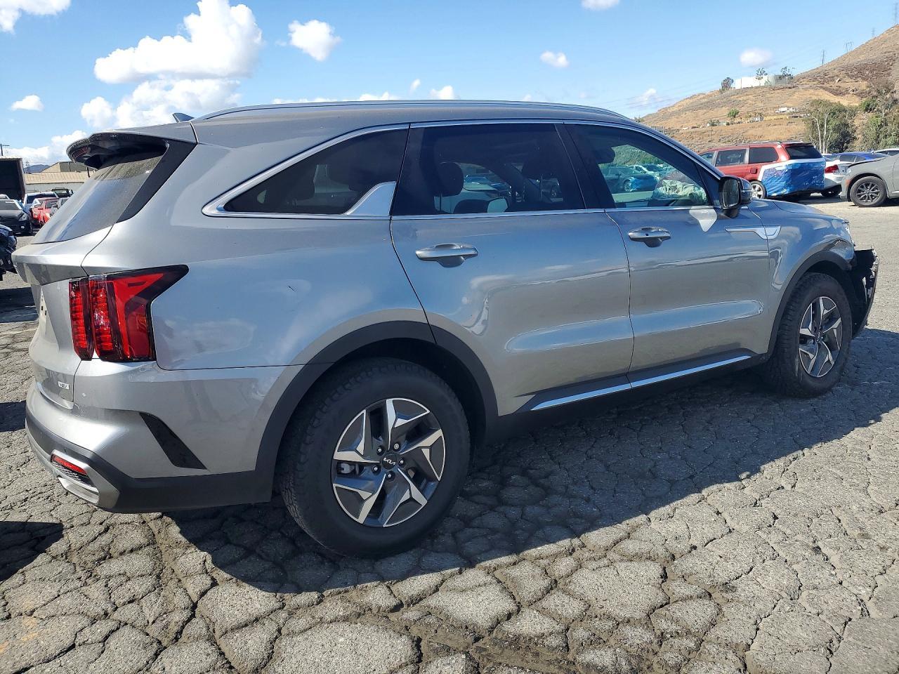 2023 KIA SORENTO