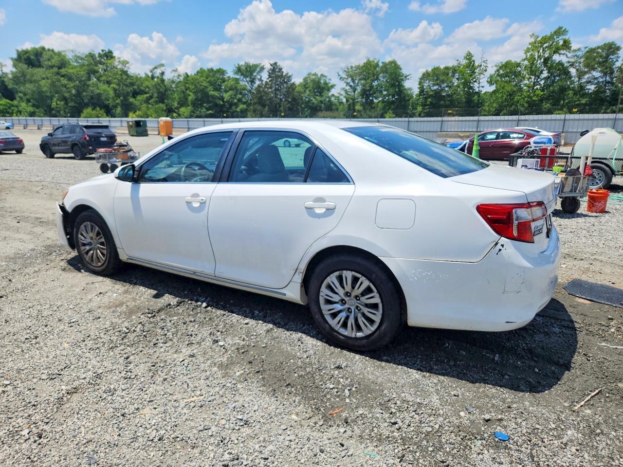 2014 TOYOTA CAMRY