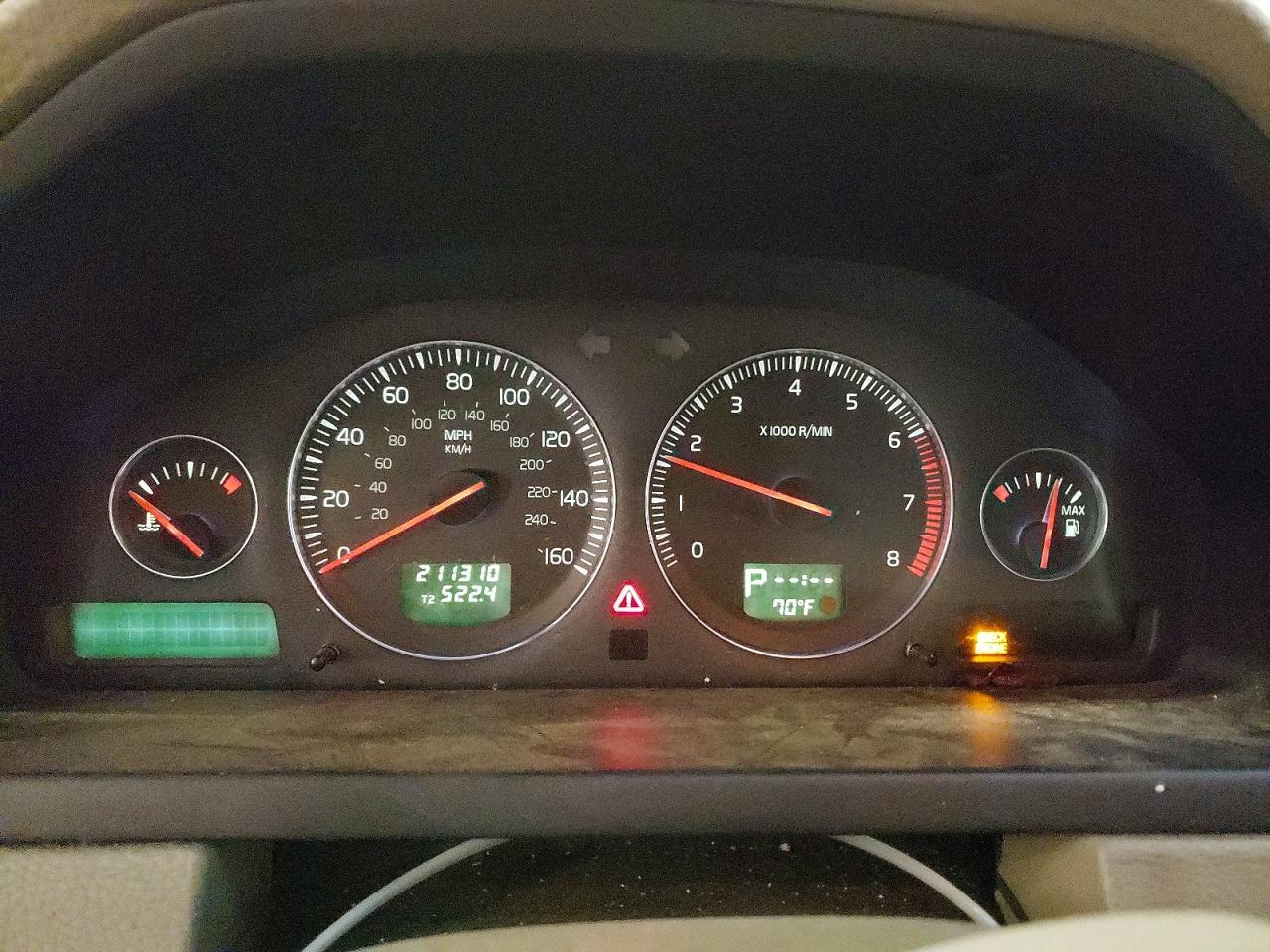 2004 VOLVO XC90