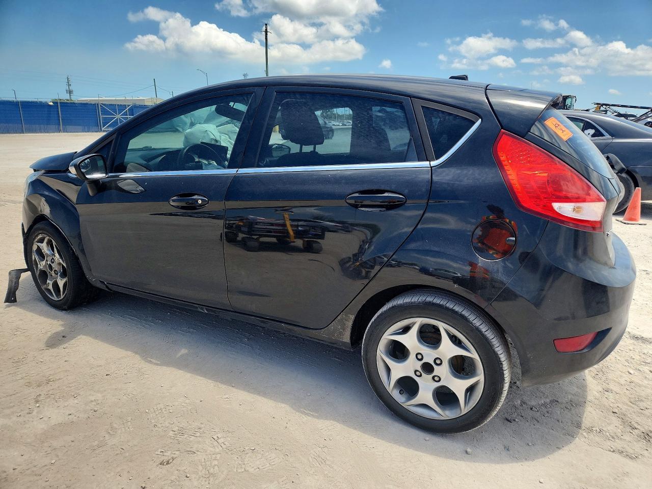 2011 FORD Fiesta