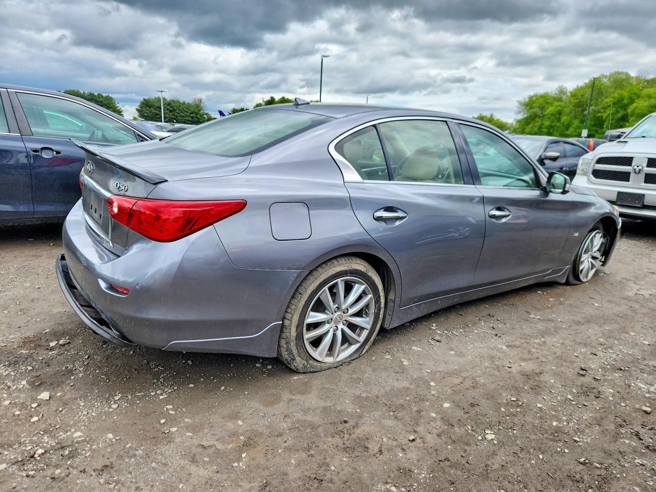 2015 INFINITI Q50