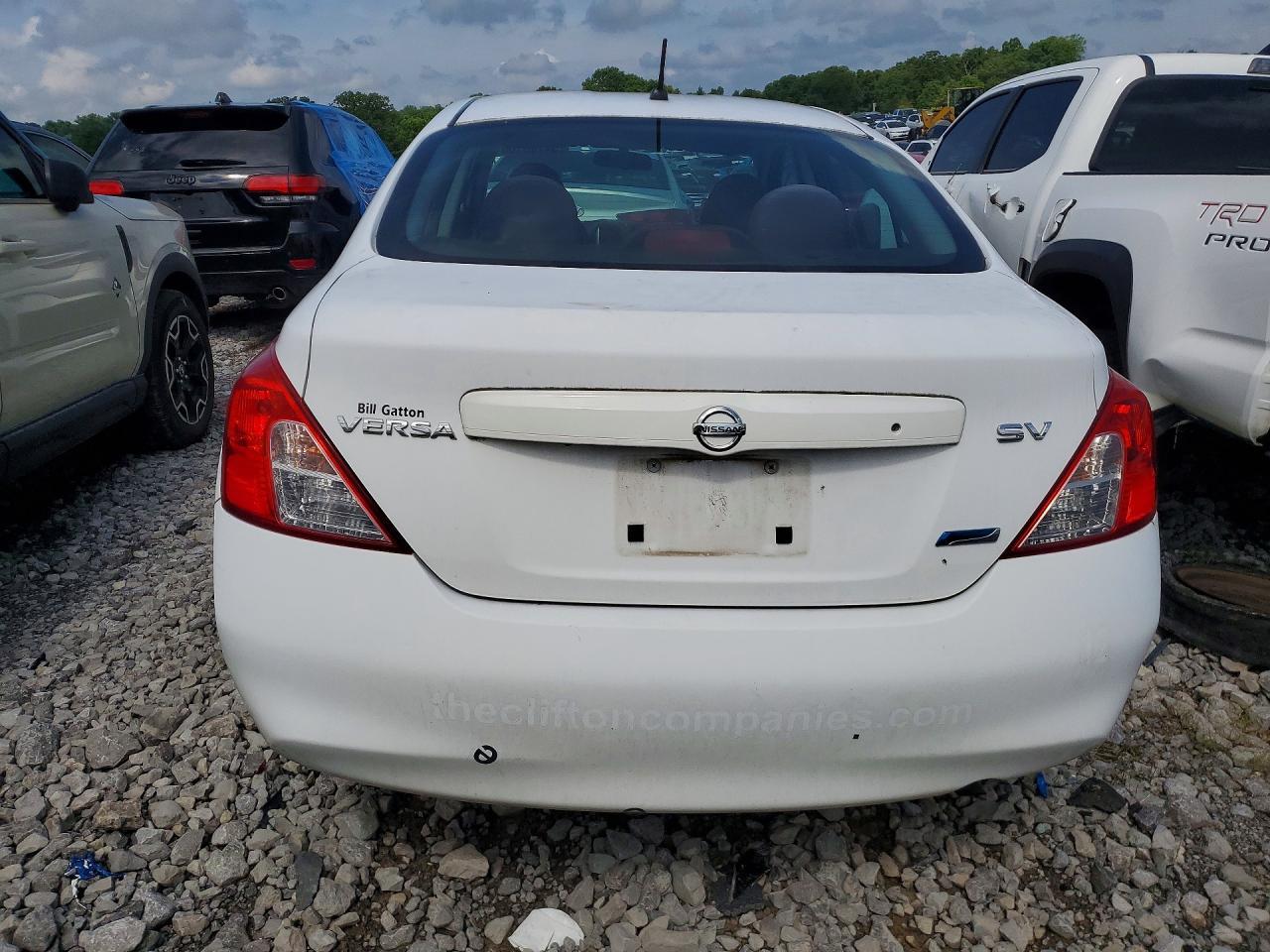 2012 NISSAN VERSA