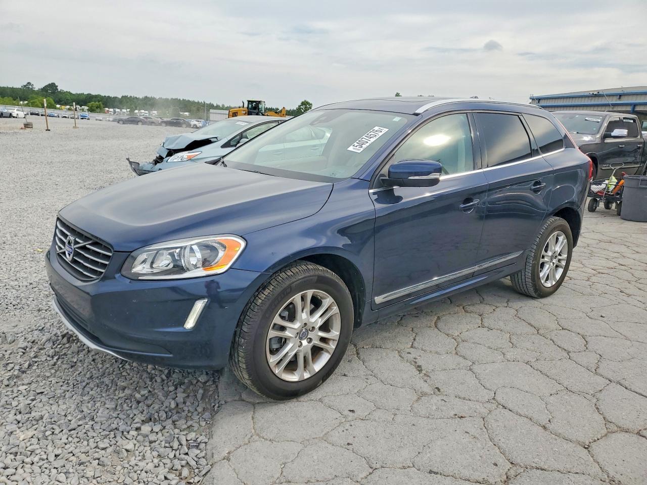 2015 VOLVO XC60