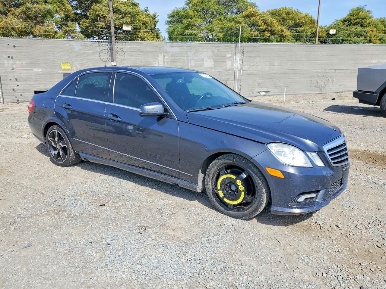 2011 MERCEDES-BENZ E-Class