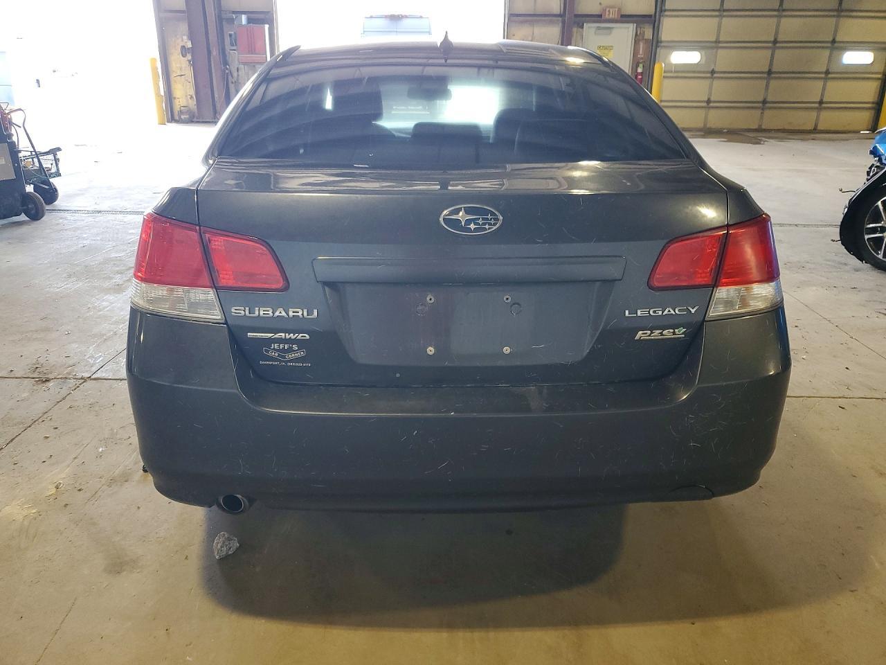 2011 SUBARU Legacy