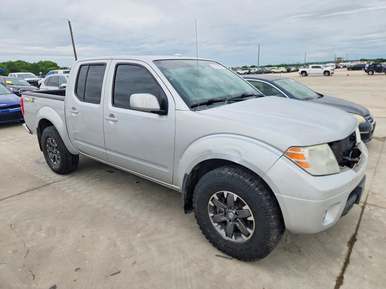 2016 NISSAN Frontier