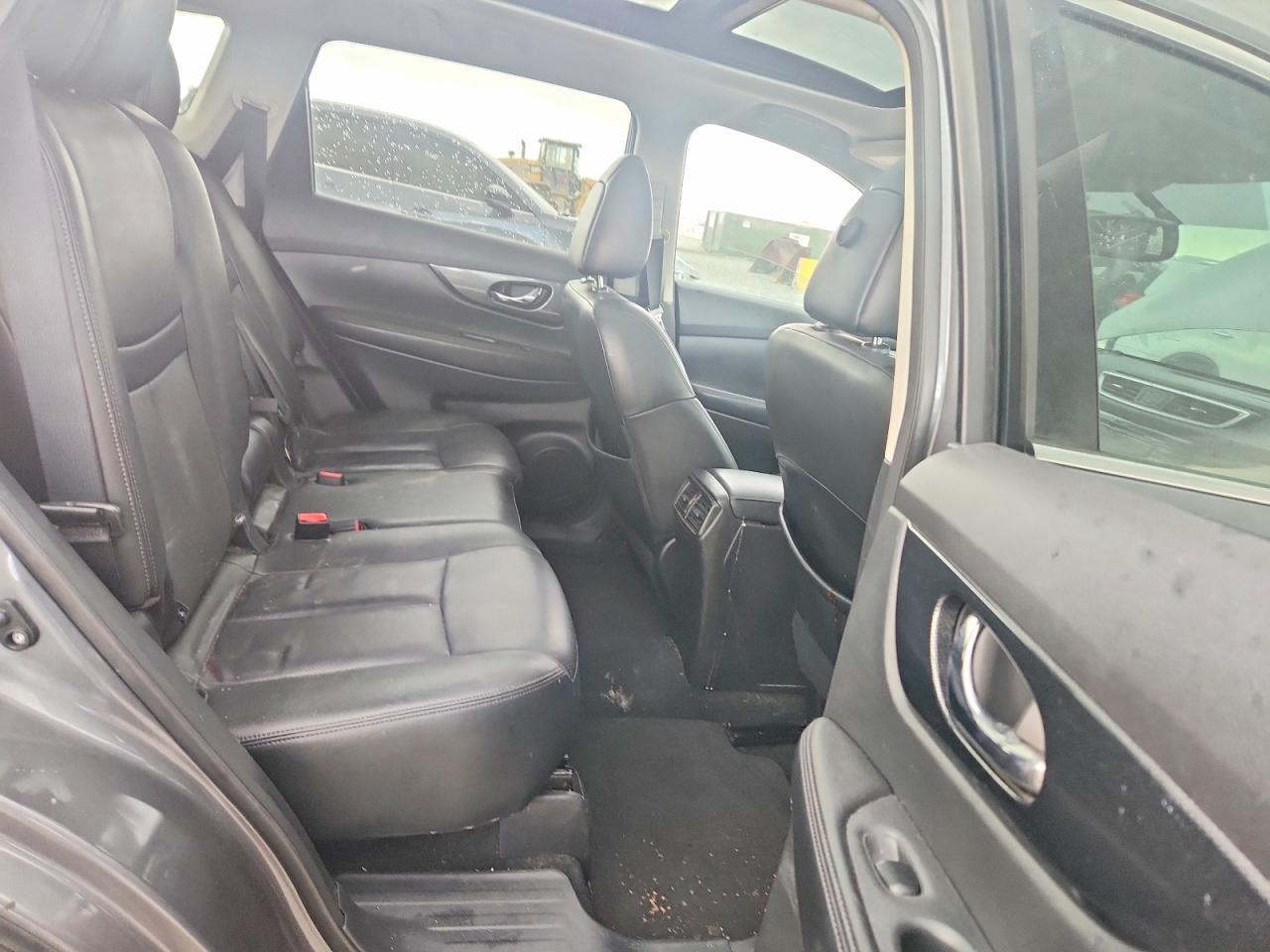 2015 NISSAN ROGUE
