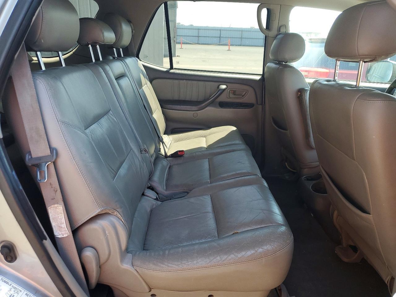 2003 TOYOTA Sequoia