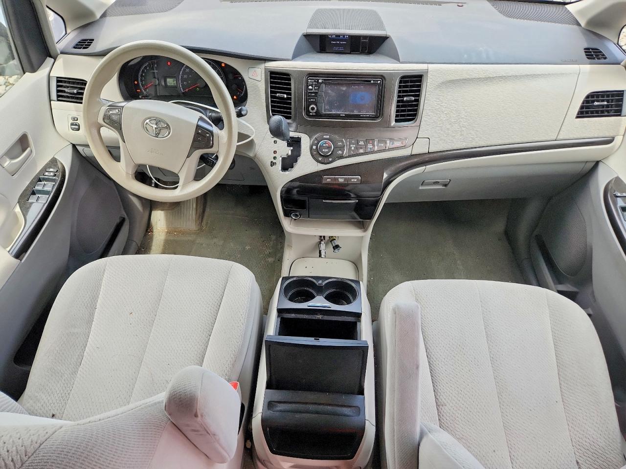 2014 TOYOTA SIENNA
