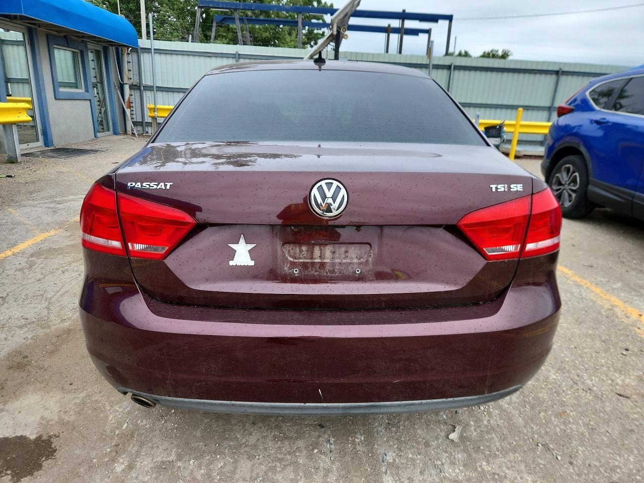 2014 VOLKSWAGEN Passat