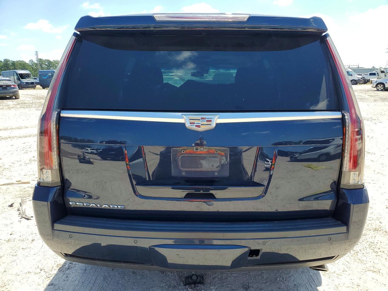 2017 CADILLAC ESCALADE