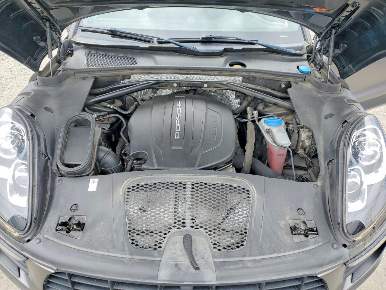 2017 PORSCHE Macan