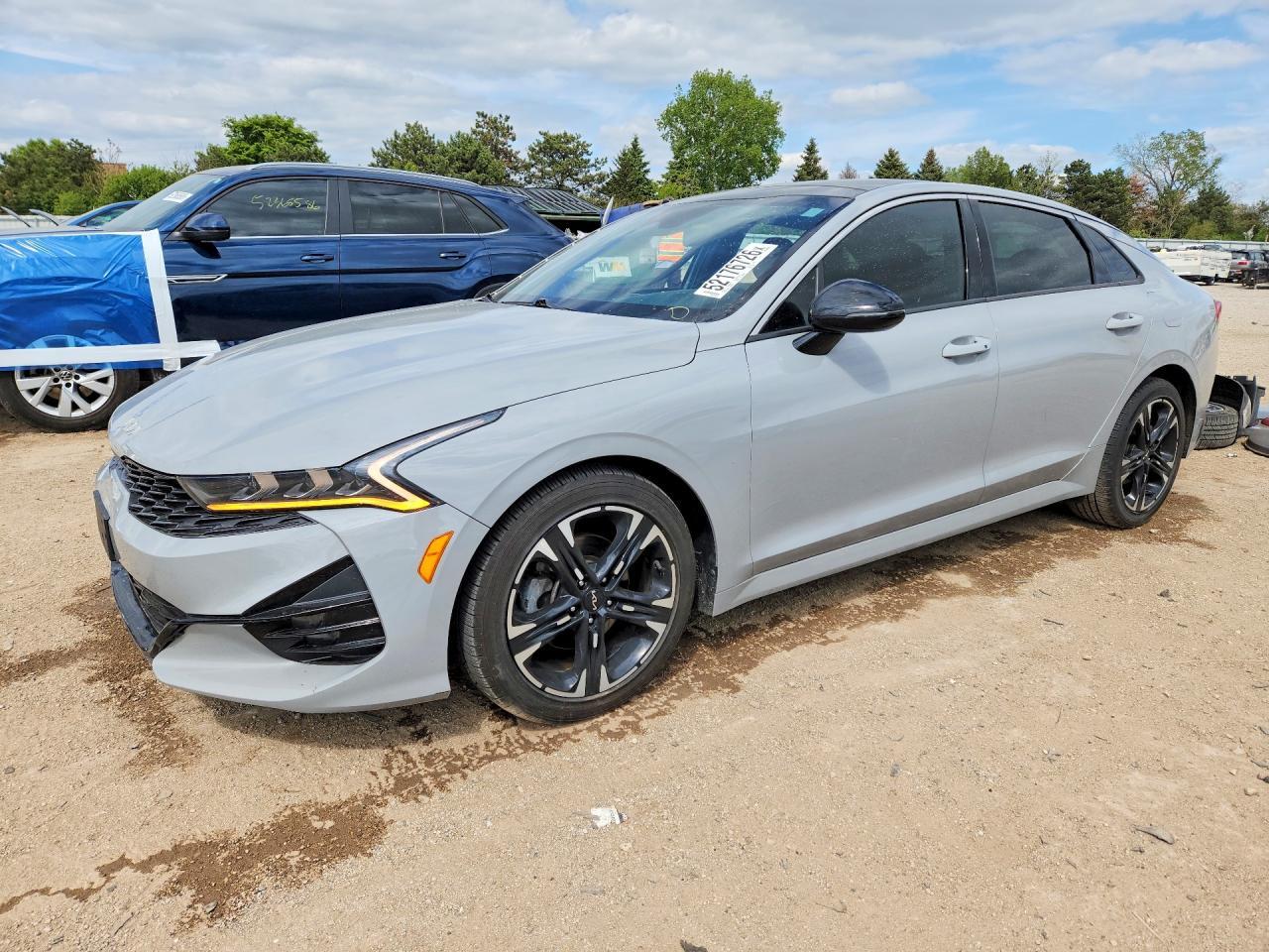2022 KIA K5