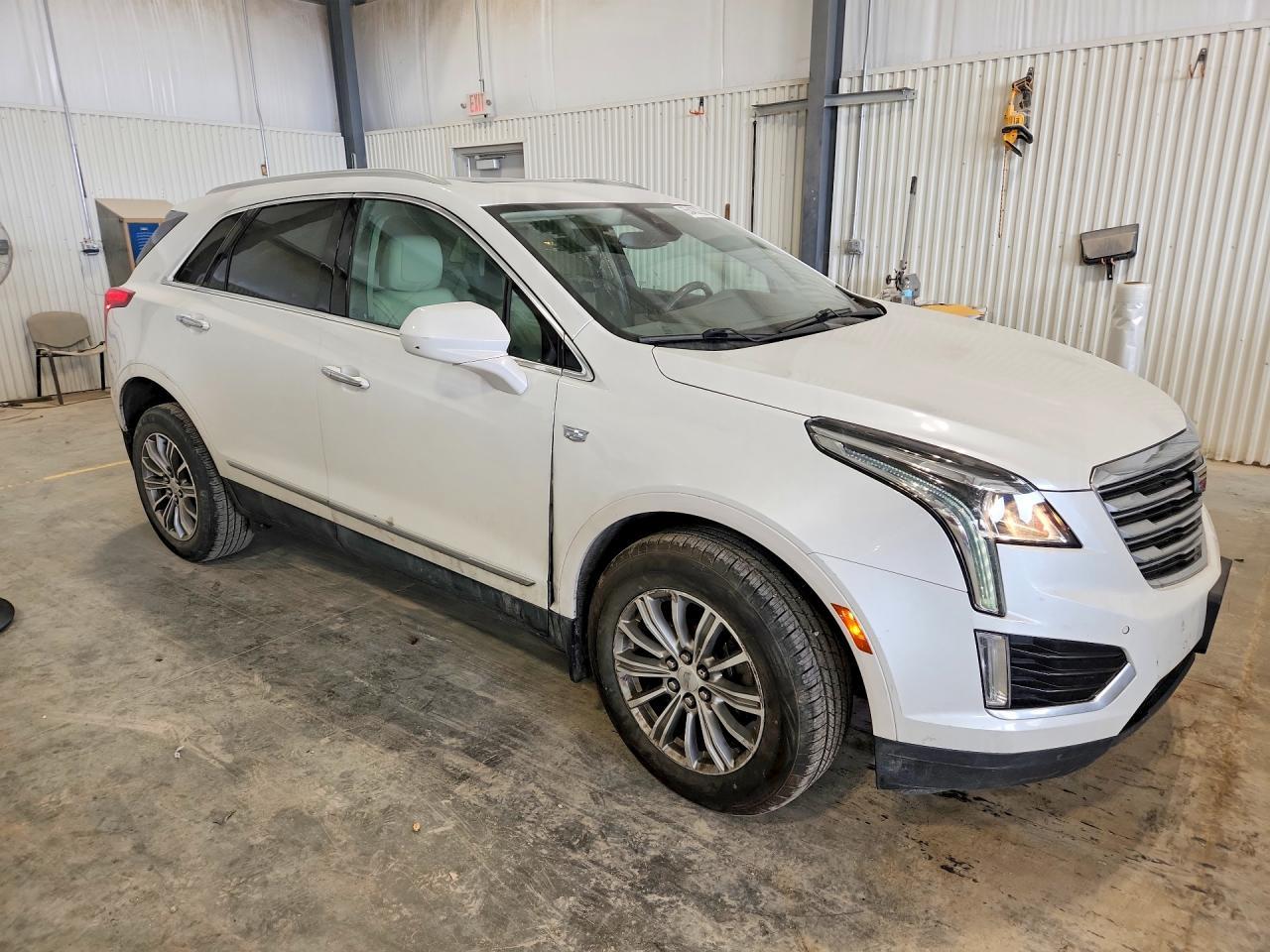 2017 CADILLAC XT5