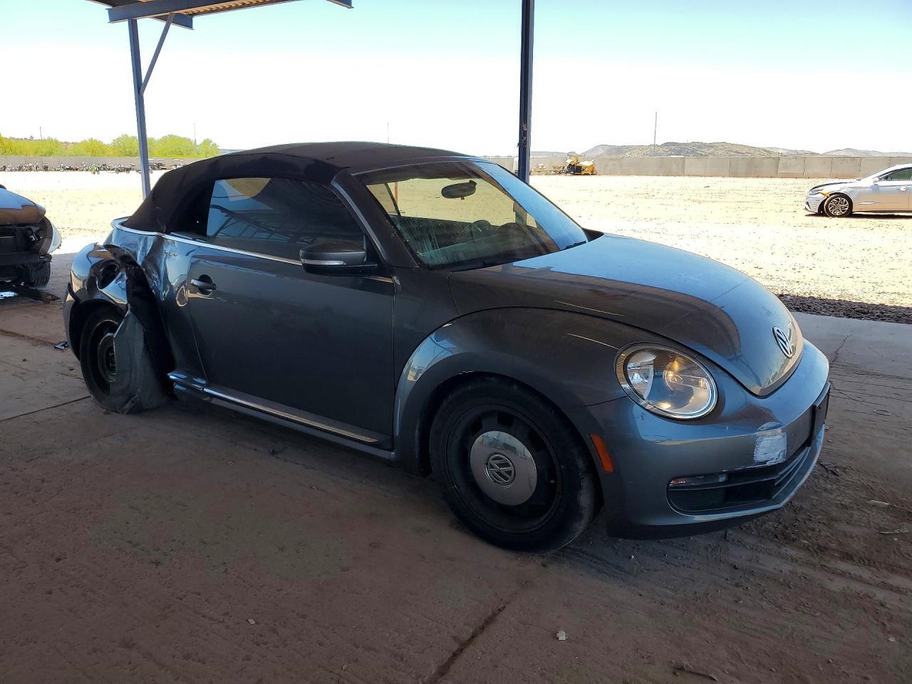 2015 VOLKSWAGEN Beetle