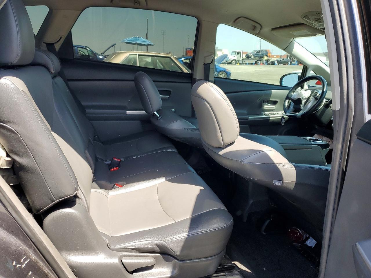 2014 TOYOTA PRIUS V