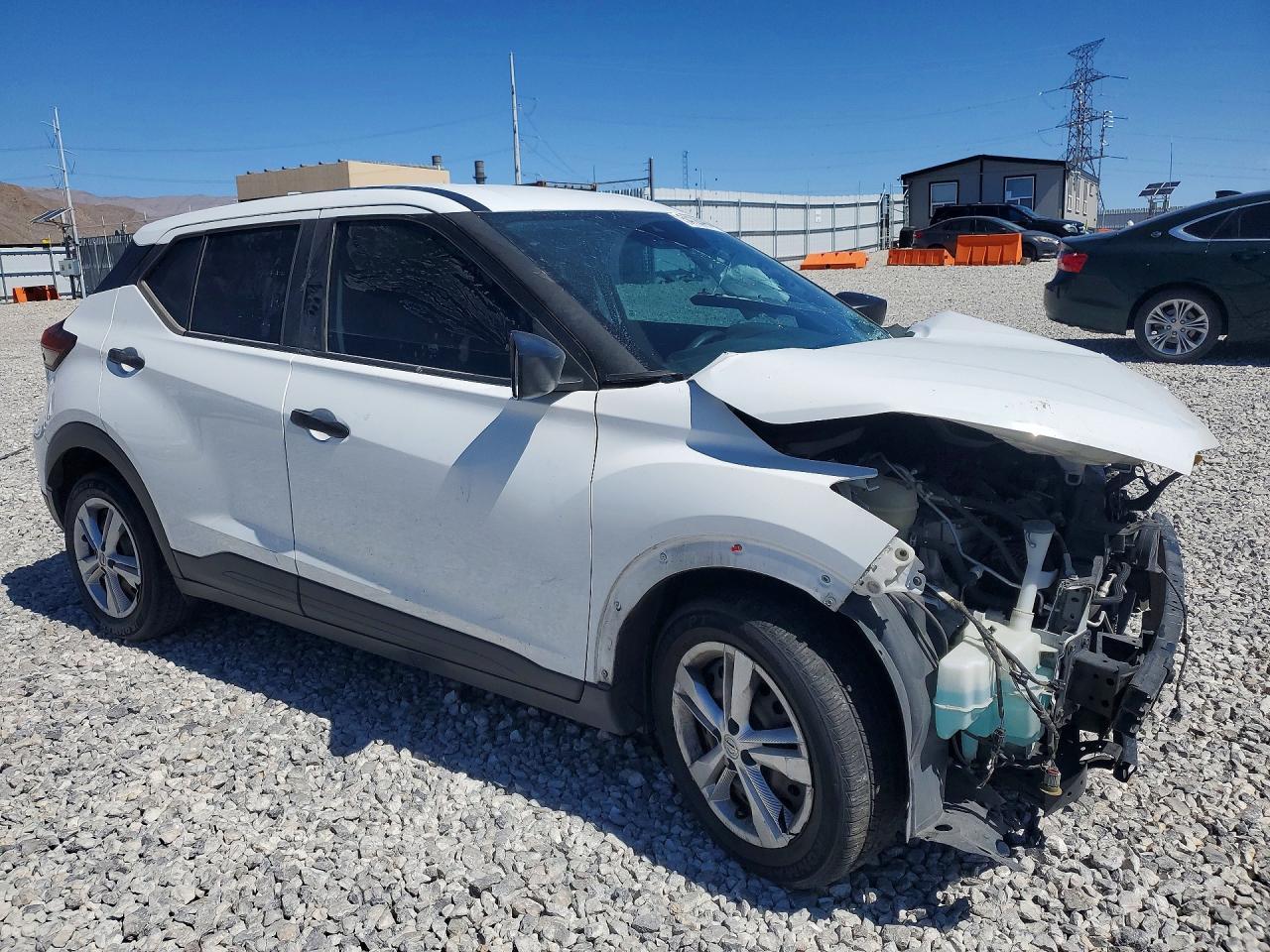 2021 NISSAN KICKS