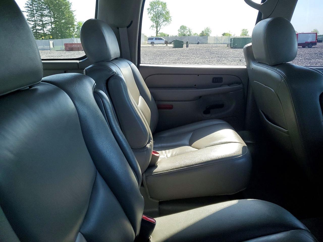 2005 CHEVROLET Suburban