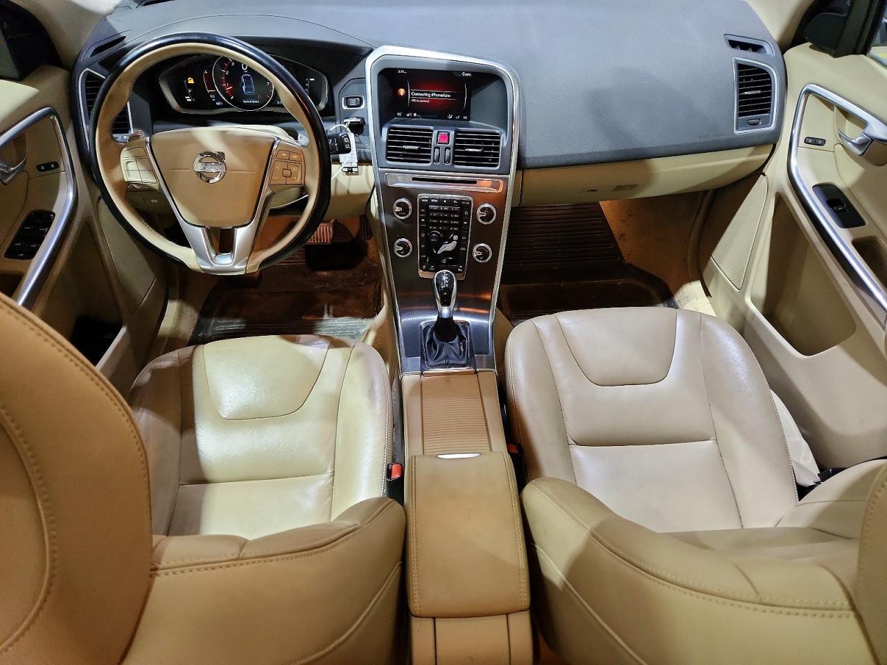 2015 VOLVO XC60