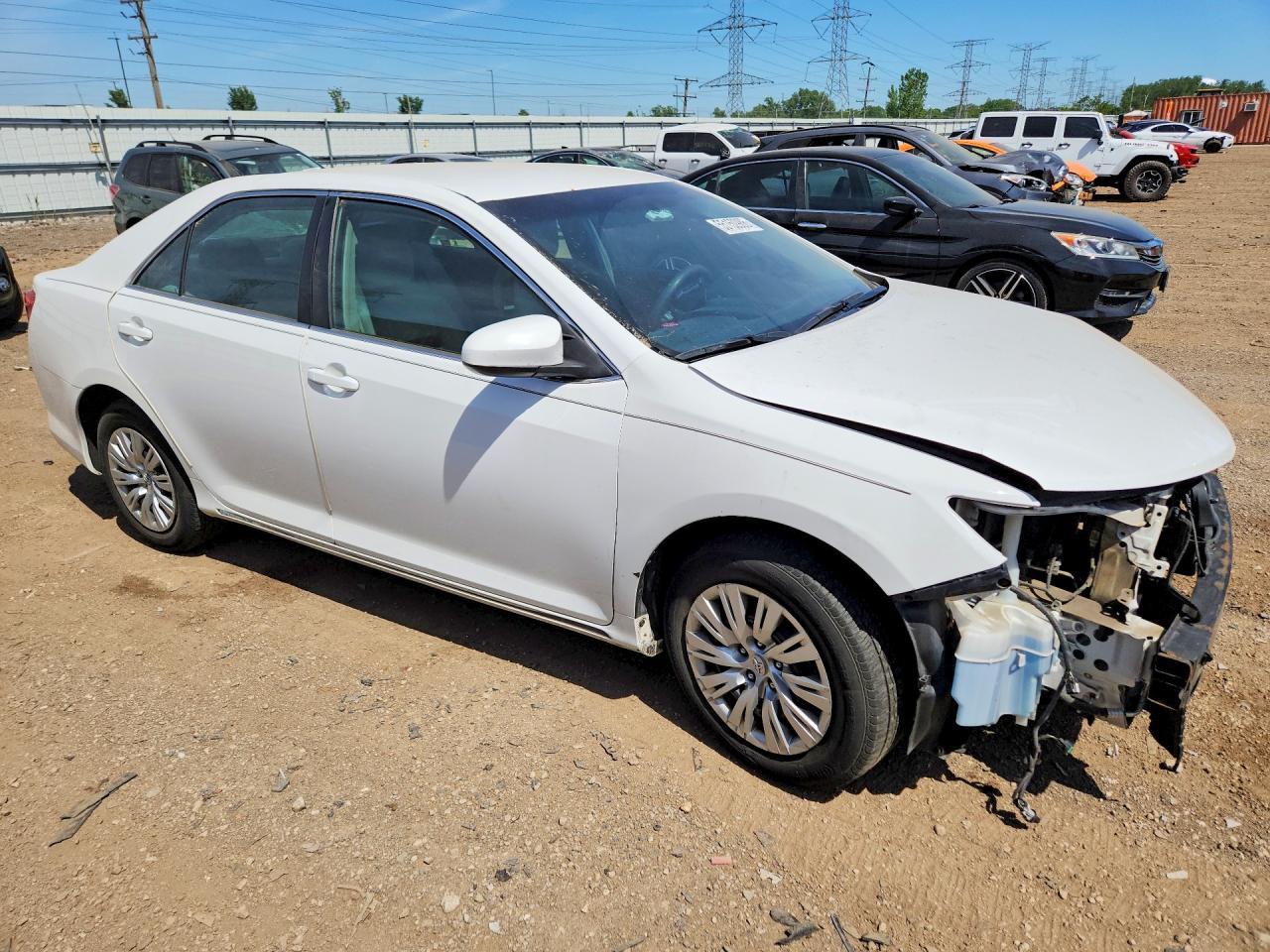 2014 TOYOTA CAMRY