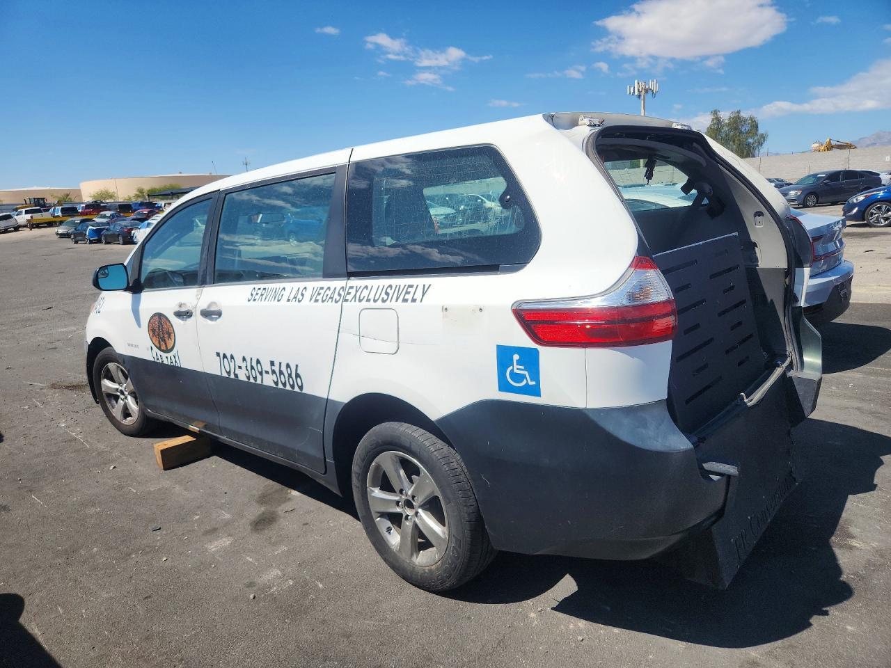 2015 TOYOTA SIENNA