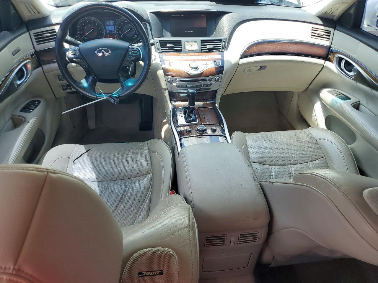 2011 INFINITI M37