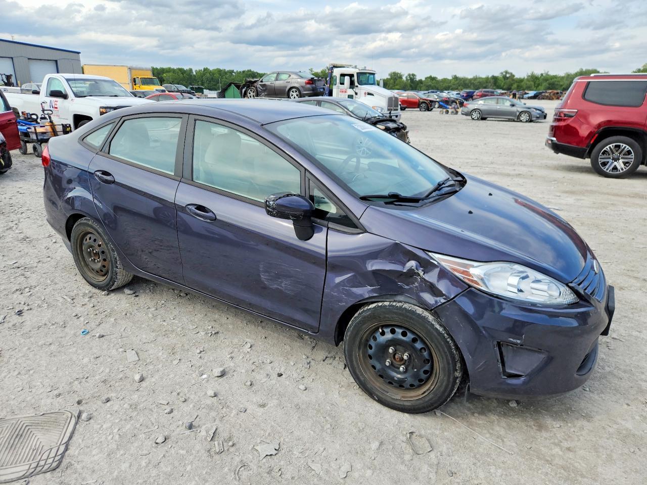 2013 FORD Fiesta