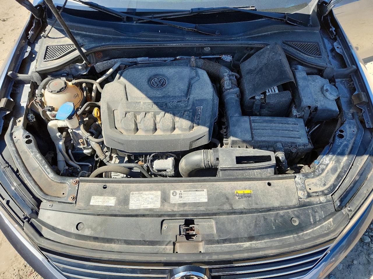 2018 VOLKSWAGEN Passat
