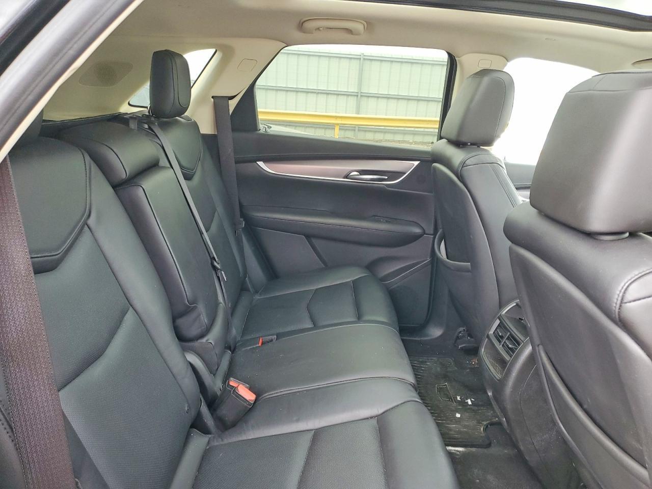 2017 CADILLAC XT5