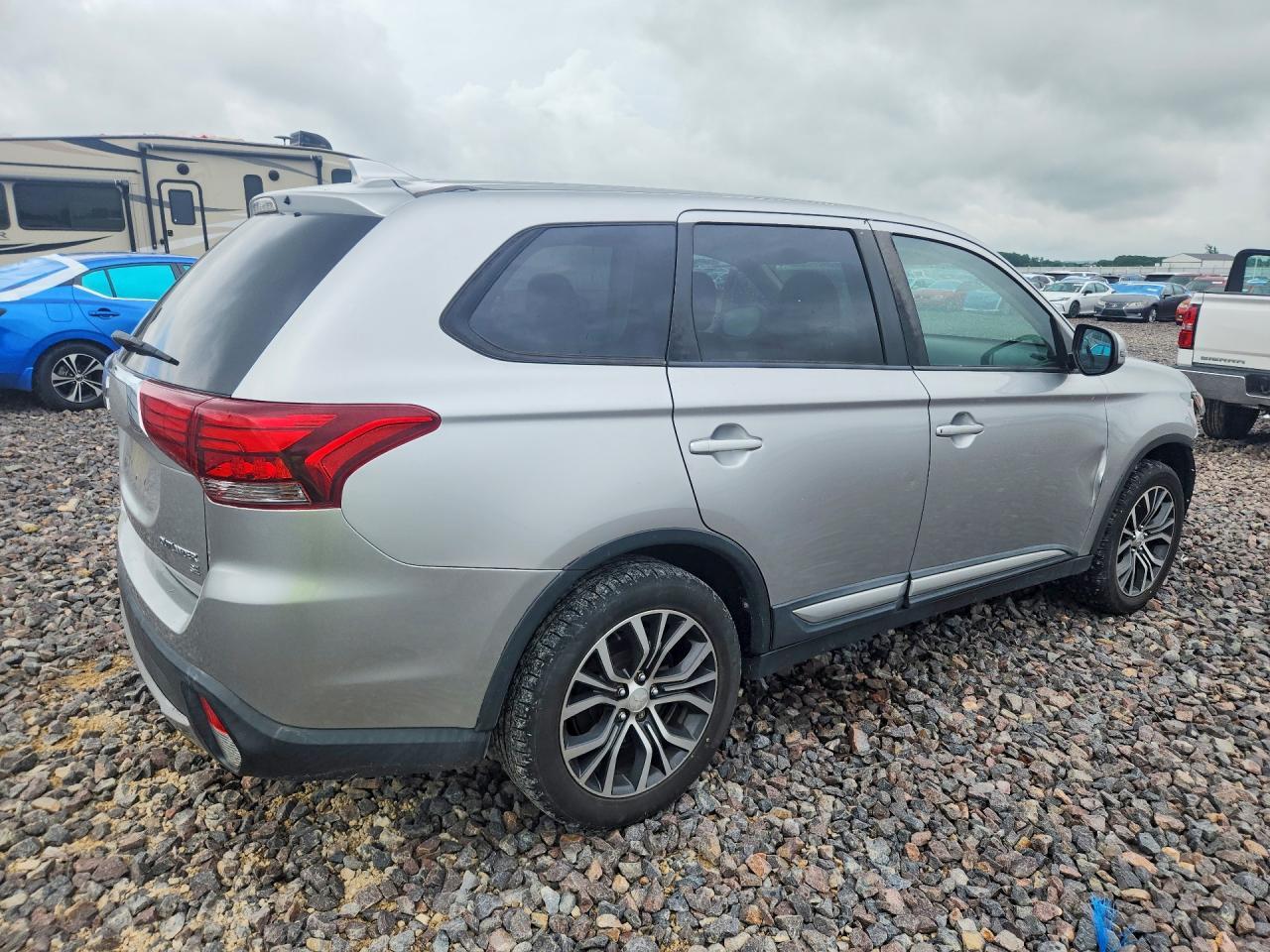 2018 MITSUBISHI outlander